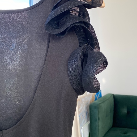 Honey bodycon black dress with low back and ruffle sleeves - Picture 2 of 3